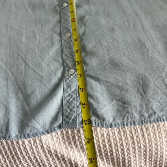 Rails light chambray button up top, size L - Picture 5 of 5